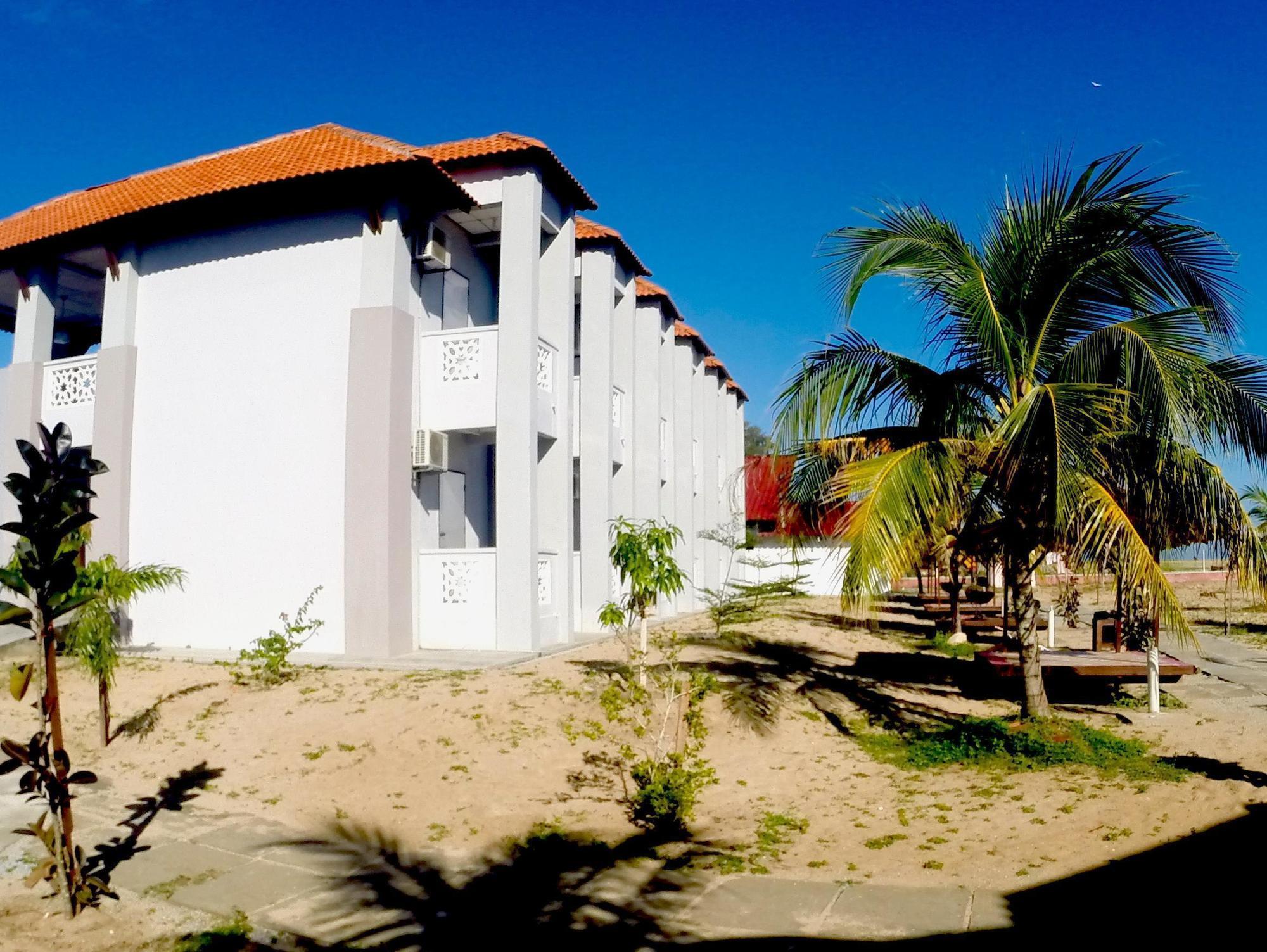 Dgeting Beach Resort Tumpat Exteriör bild